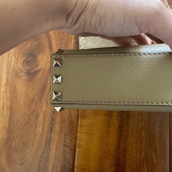 100% Valentino Rockstad over the shoulder, clutch excellent condition with tags - Picture 5 of 10